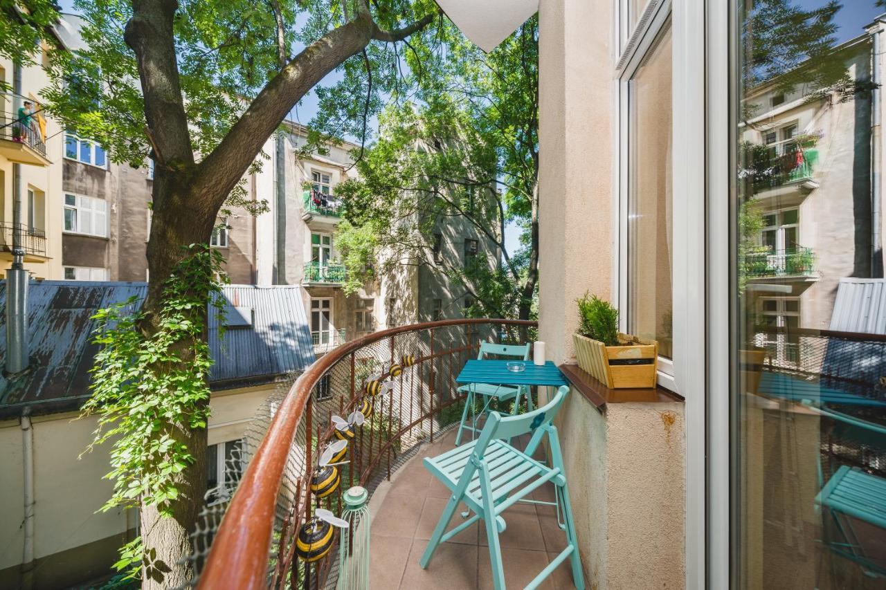 Homely 4 Bedroom Apartment - Old Town - By Upstairs Kraków Zewnętrze zdjęcie