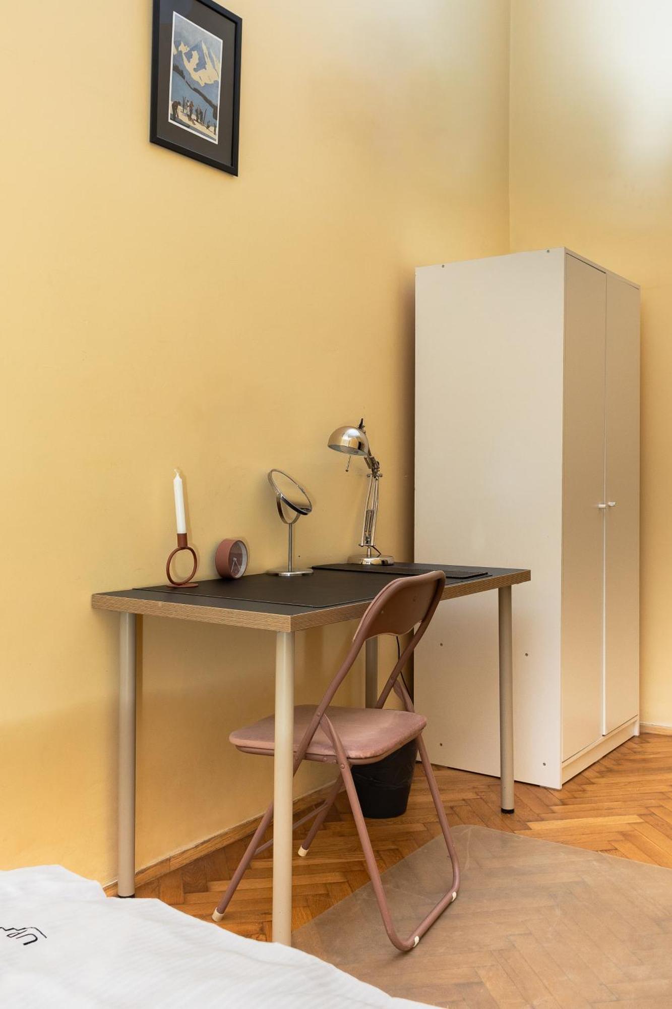 Homely 4 Bedroom Apartment - Old Town - By Upstairs Kraków Zewnętrze zdjęcie