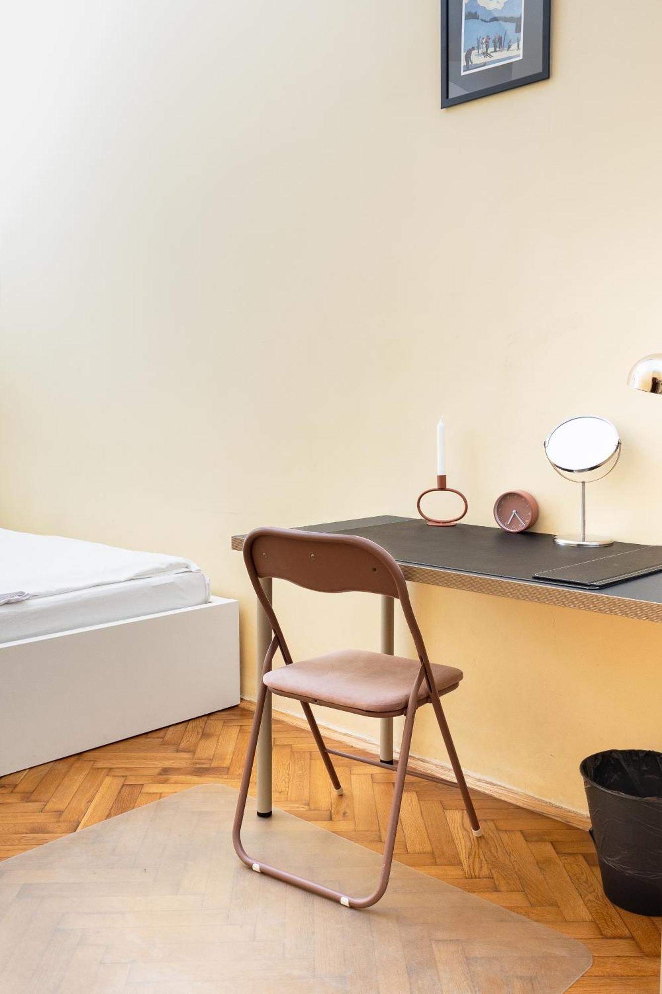 Homely 4 Bedroom Apartment - Old Town - By Upstairs Kraków Zewnętrze zdjęcie