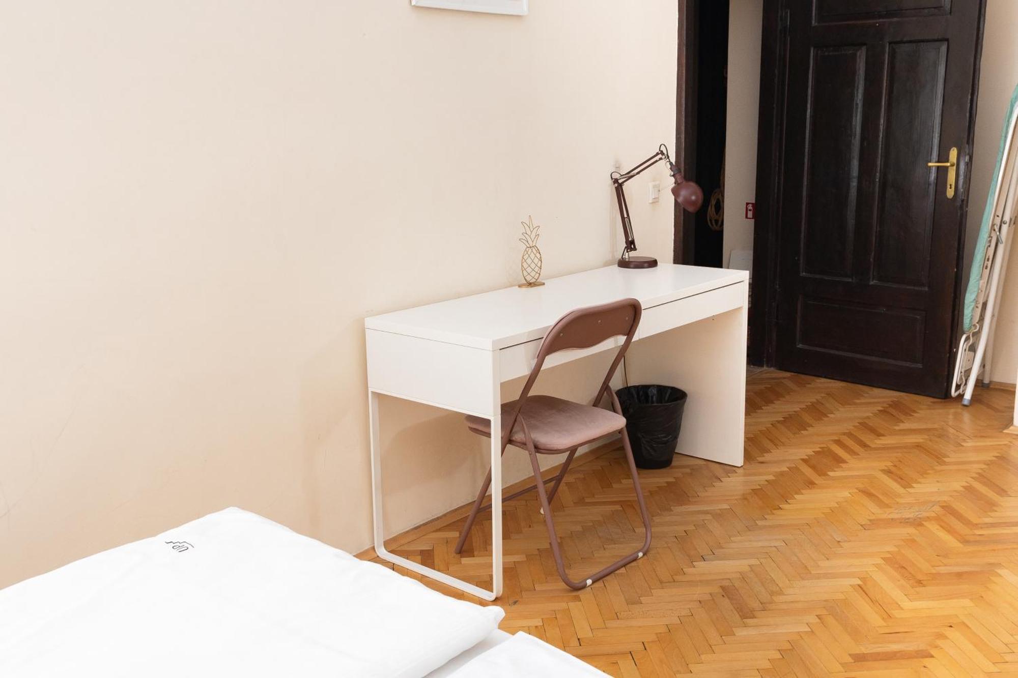 Homely 4 Bedroom Apartment - Old Town - By Upstairs Kraków Zewnętrze zdjęcie